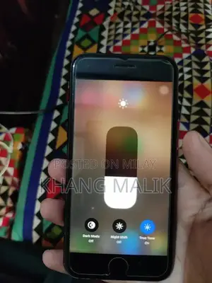 Apple iPhone SE 2020 128GB Dual SIM Smartphone