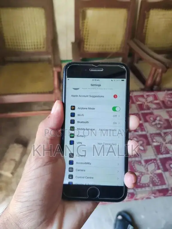 Apple iPhone SE 2020 128GB Dual SIM Smartphone