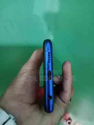 Pocco X3 NFC Smartphone: Compact Multimedia Device