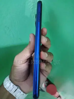 Pocco X3 NFC Smartphone: Compact Multimedia Device