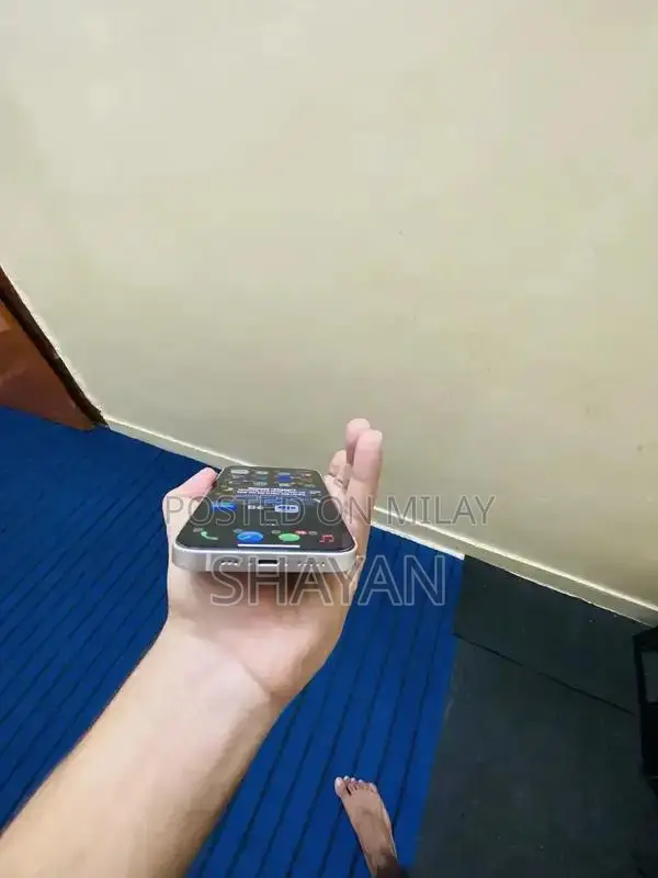 iPhone 13 128GB Smartphone - LLA Model Excellent Condition