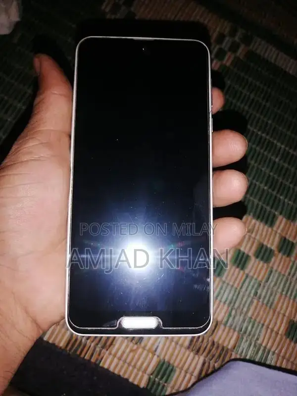 AQuos R2 Smartphone with Advanced Features