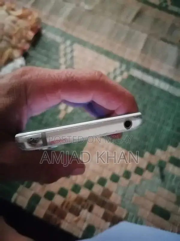 AQuos R2 Smartphone with Advanced Features