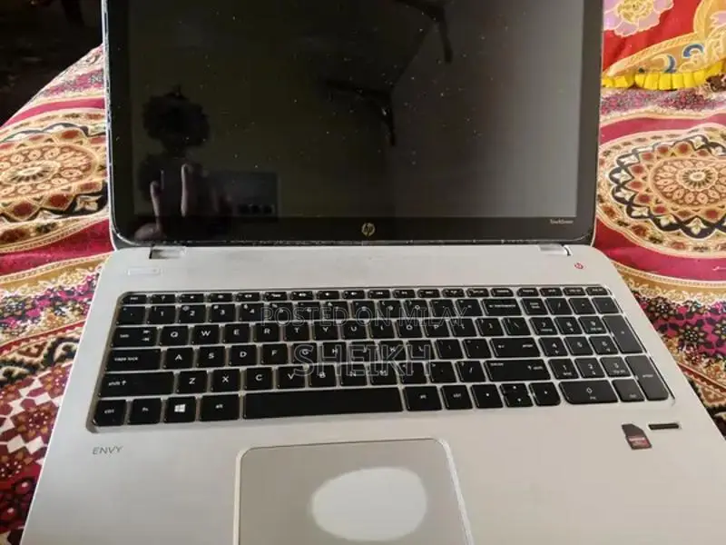 HP Envy Laptop - 16GB RAM, 250GB SSD, Partial Functionality