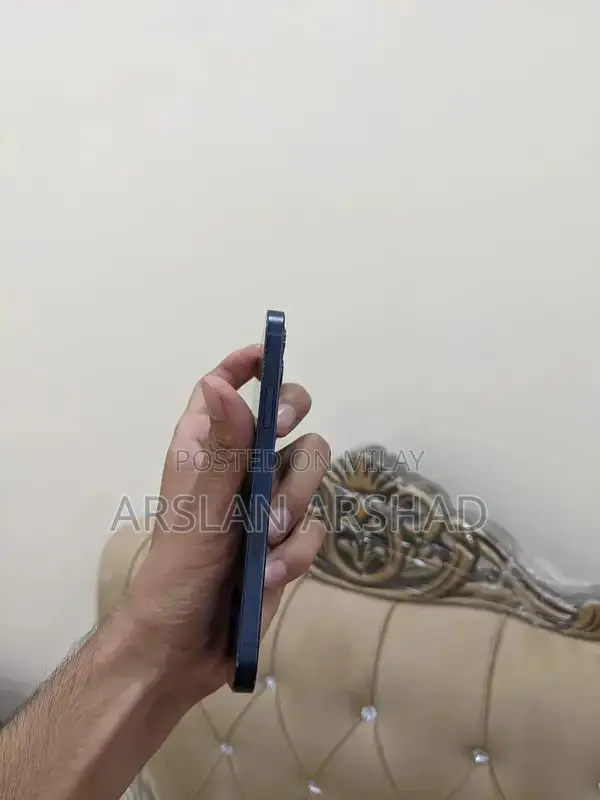 aoa i am seeling i phone 12 jv 64 GB  waterpack