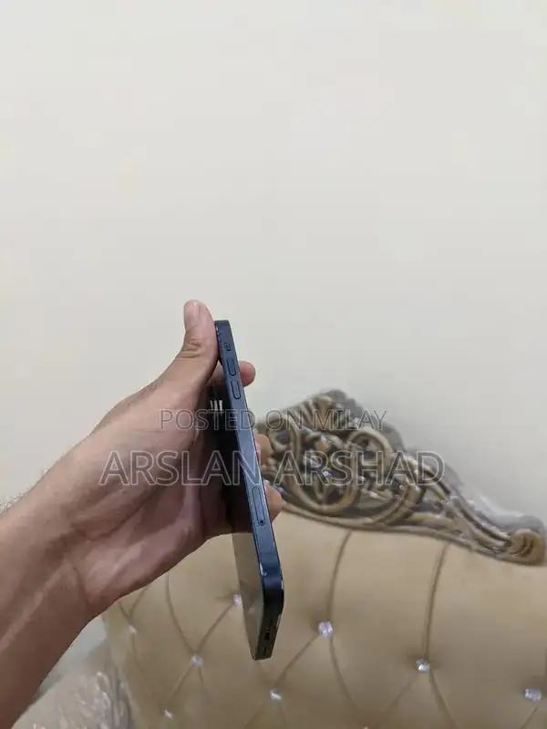 aoa i am seeling i phone 12 jv 64 GB  waterpack