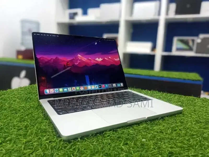 Apple MacBook Pro 14" M1 Pro 2021 Silver Laptop