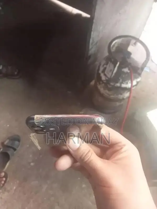 Apple iPhone 11 64GB Smartphone Unlocked Excellent Condition