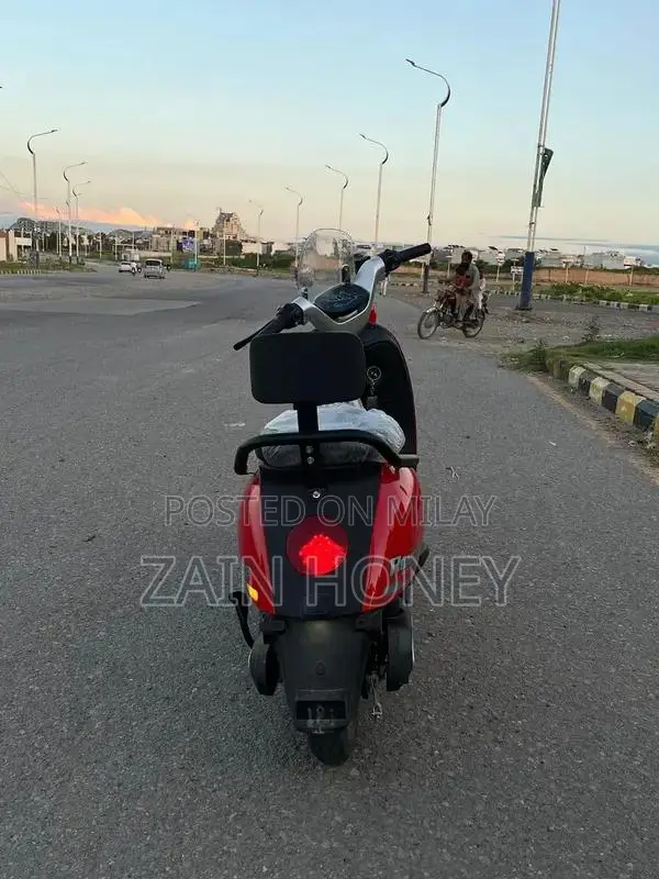 Pristine Condition Scooty - Performance Urban Commuter