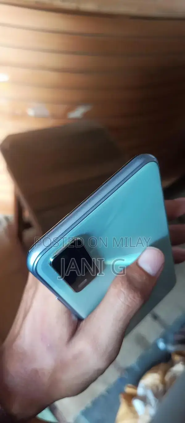 Vivo Y20 Smartphone with Triple AI Camera and Strong Battery