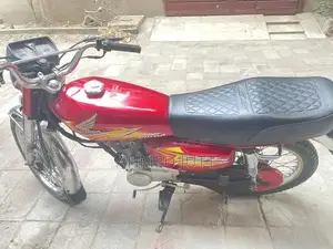 Honda 125 Motorcycle - Excellent Condition Low Mileage