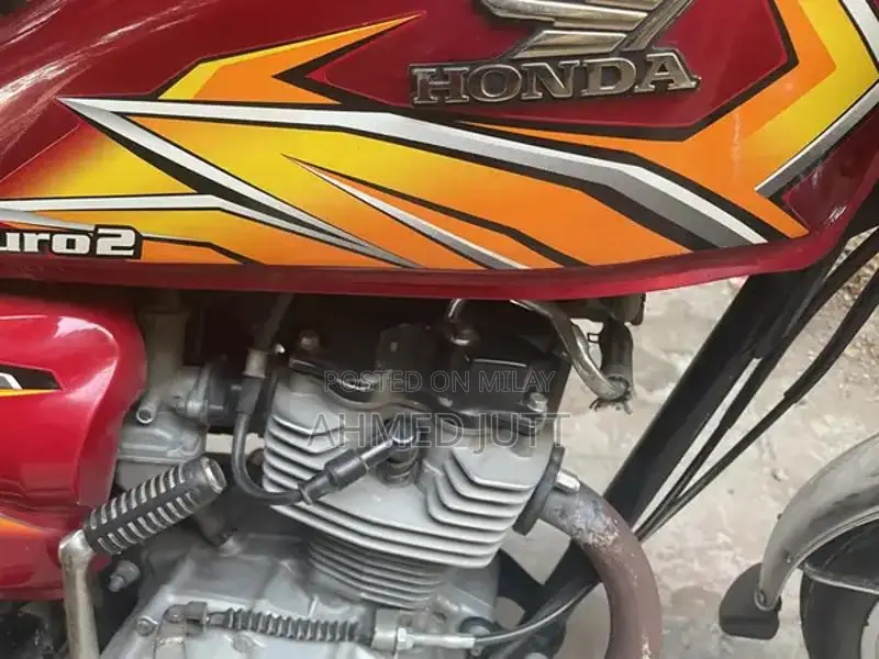 Honda 125 Motorcycle - Excellent Condition Low Mileage