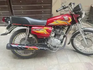 Honda 125 Motorcycle - Excellent Condition Low Mileage
