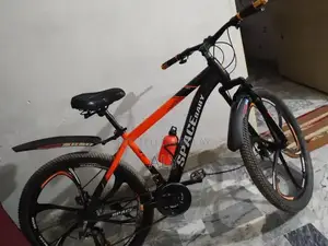 Brand New Bicycle - Perfect Condition, Ideal for Riding and Commuting