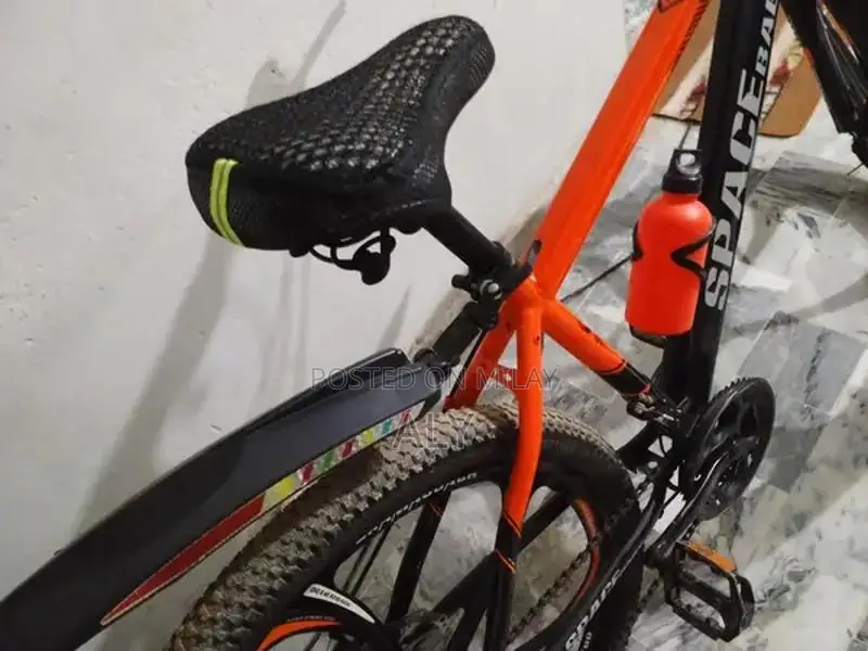 Brand New Bicycle - Perfect Condition, Ideal for Riding and Commuting