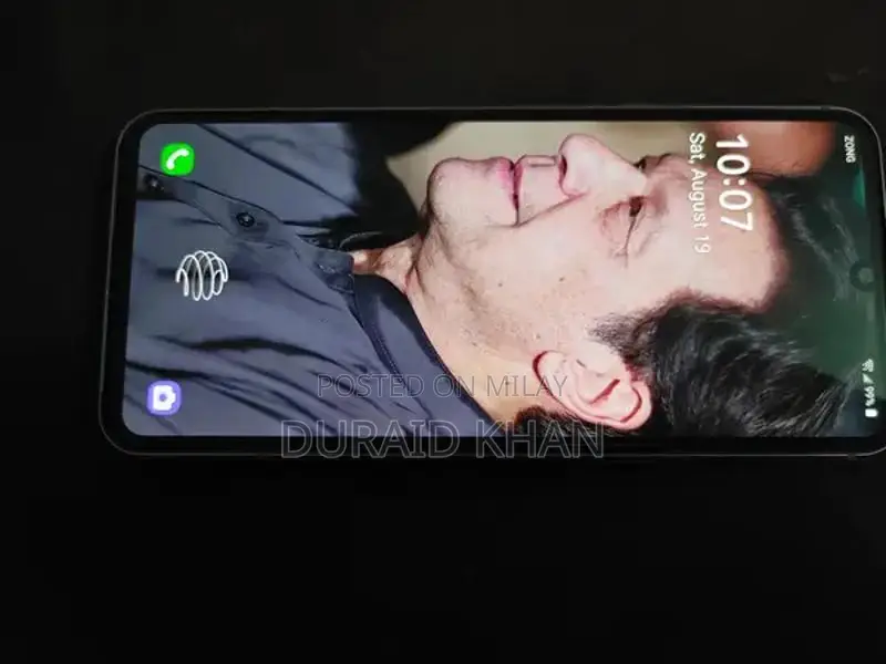 5G Smartphone with Dual Screen and Versatile Features