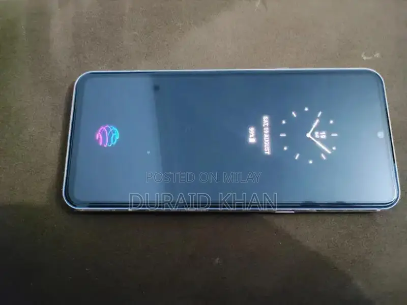 5G Smartphone with Dual Screen and Versatile Features