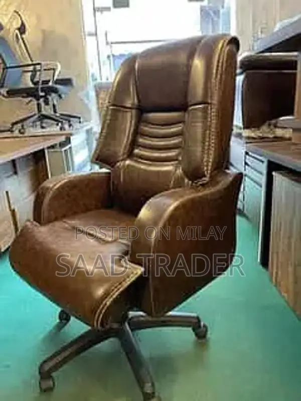 Executive Revolving Office Chair with Customizable Design