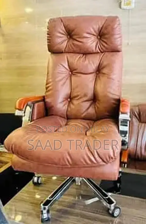 Executive Revolving Office Chair with Customizable Design