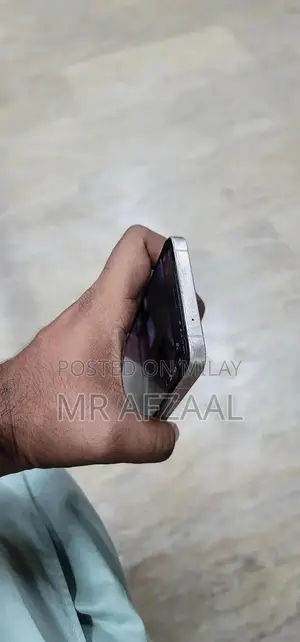 vivo V23 ram 12+8/ 256 gb good Condition