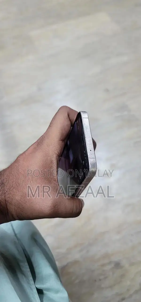 vivo V23 ram 12+8/ 256 gb good Condition