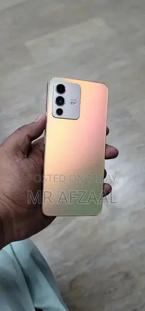 vivo V23 ram 12+8/ 256 gb good Condition