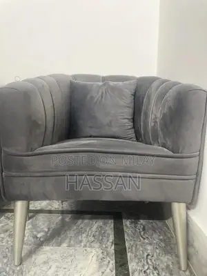 Photo - Modern Comfortable Sofa Set in Excellent Condition