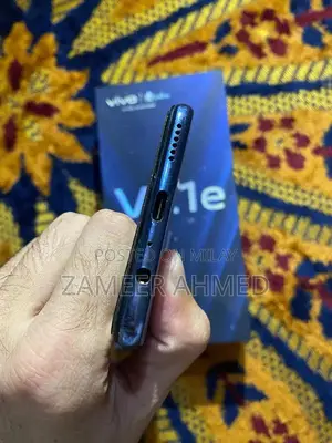 VIVO V21E