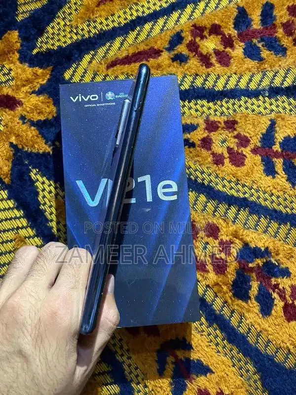 VIVO V21E