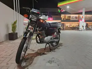 Photo - Honda CG 125 Motorcycle - Classic Single Cylinder Bike