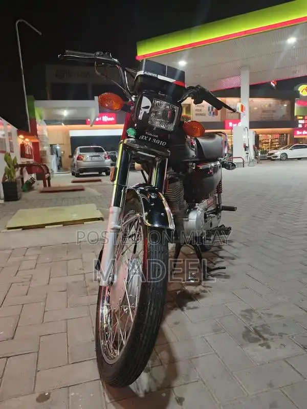 Honda CG 125 Motorcycle - Classic Single Cylinder Bike