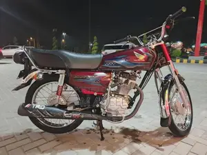 Honda CG 125 Motorcycle - Classic Single Cylinder Bike