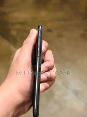 iphone 7  32 GB storage