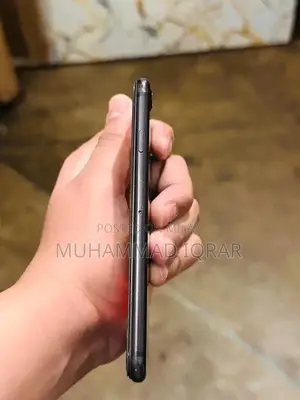 iphone 7  32 GB storage