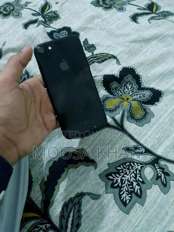 Apple iPhone 7 256GB Smartphone - Near Mint Condition