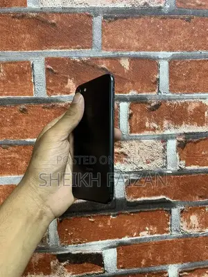 Apple iPhone 7 Factory Unlocked 32GB Smartphone