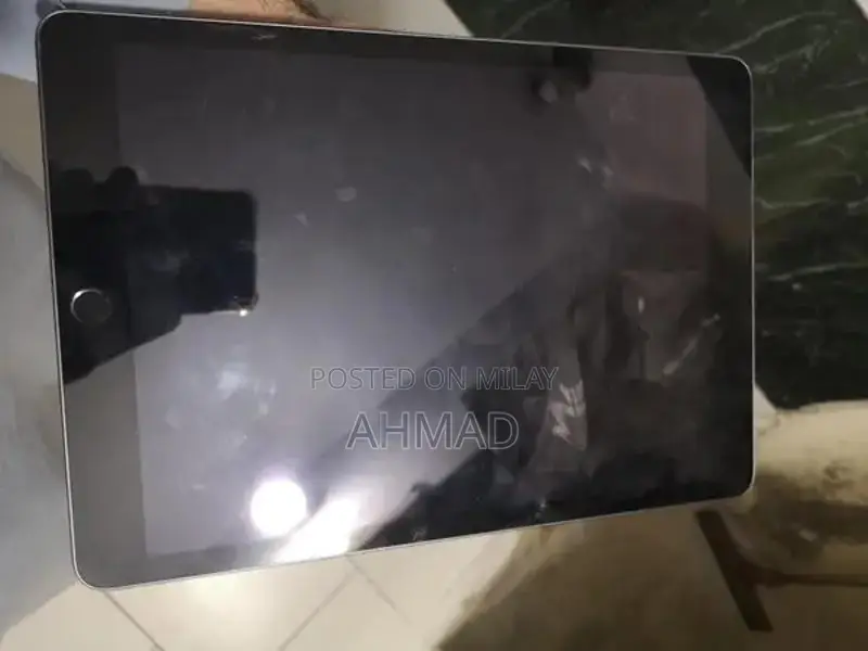 ipad 9 ganration brand new box cherger