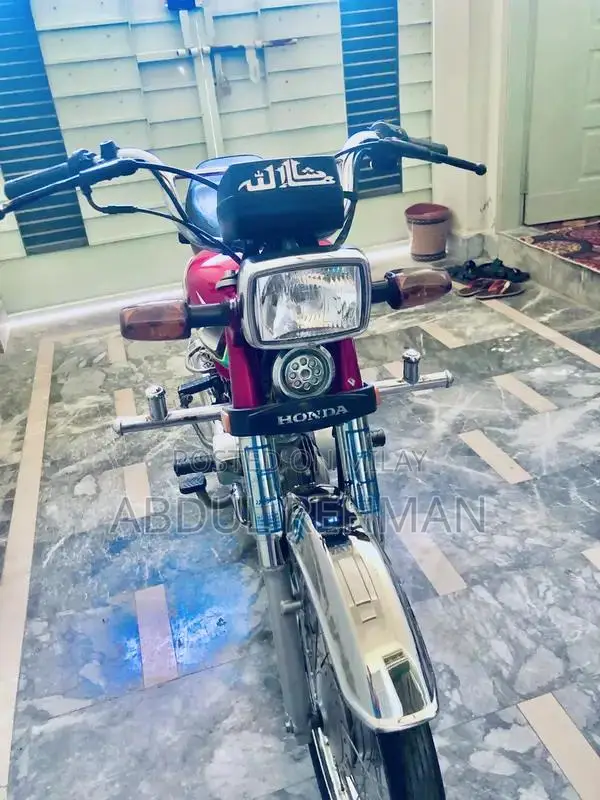 2022 CD 70 Motorcycle in Excellent Condition