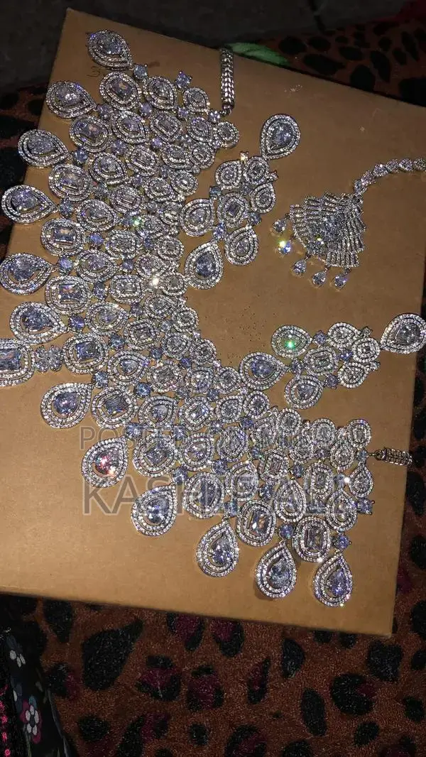 Premium Vintage Bridal Jewelry Set with Necklace and Earrings