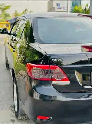 Toyota Corolla Gli Sedan - Low Mileage Black Sedan