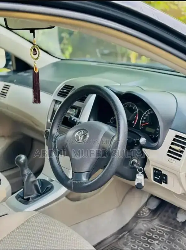 Toyota Corolla Gli Sedan - Low Mileage Black Sedan