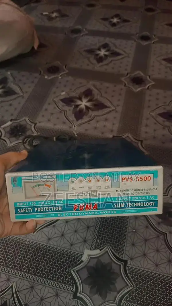 Laptop Computer with Versatile Display and Connectivity Options