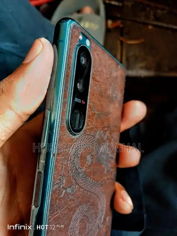 Premium Gaming Smartphone with High-Performance Camera