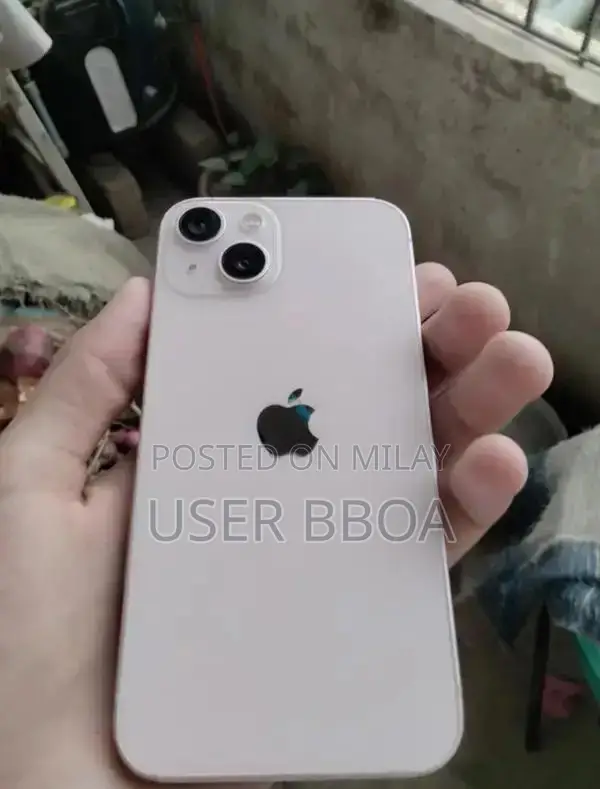 Apple iPhone 13 128GB Unlocked Smartphone