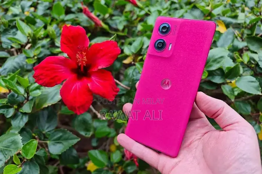 Powerful Moto Edge 50 Fusion Smartphone with High-End Camera