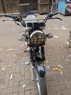 GS 150 Motorcycle in Good Condition with Tubeless Tires