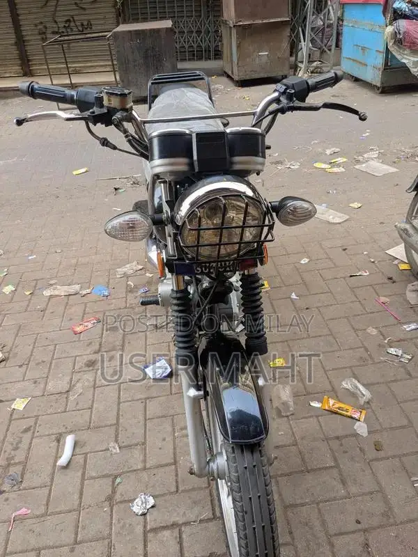 GS 150 Motorcycle in Good Condition with Tubeless Tires