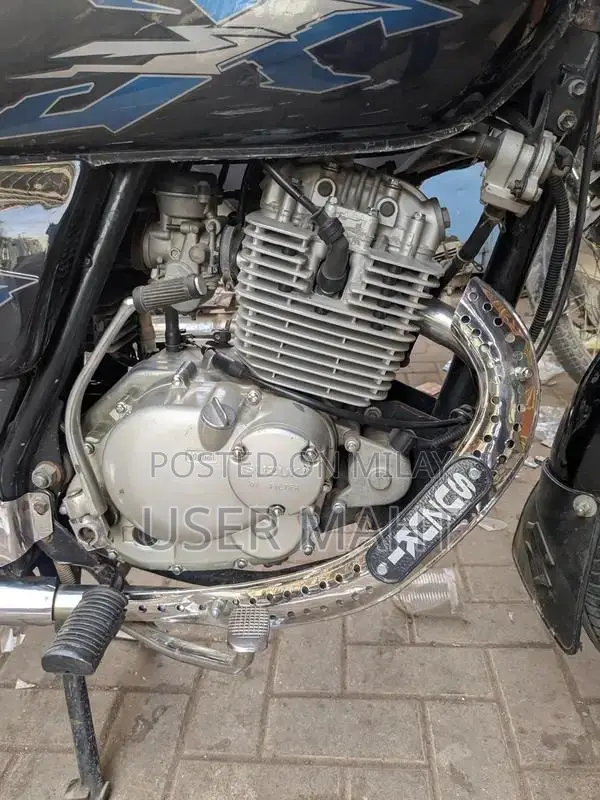 GS 150 Motorcycle in Good Condition with Tubeless Tires