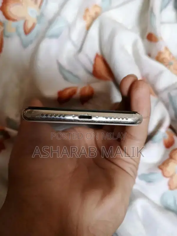 iPhone X 64GB Smartphone - Non PTA Unlocked