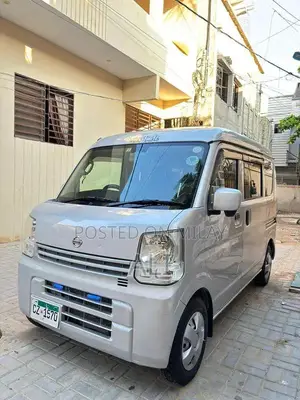 Nissan Clipper Mini Van - Compact Urban Commuter Vehicle